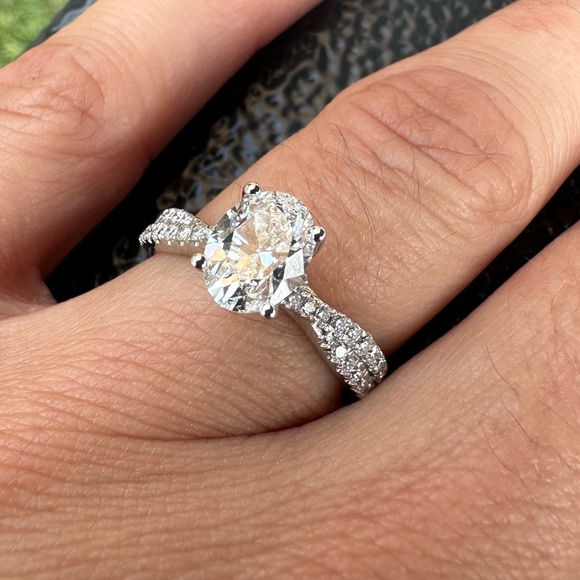Lab-Created Diamonds by KAY Oval-Cut Engagement Ring 1-1/4 ct tw 14K White Gold - Picture 3 of 9